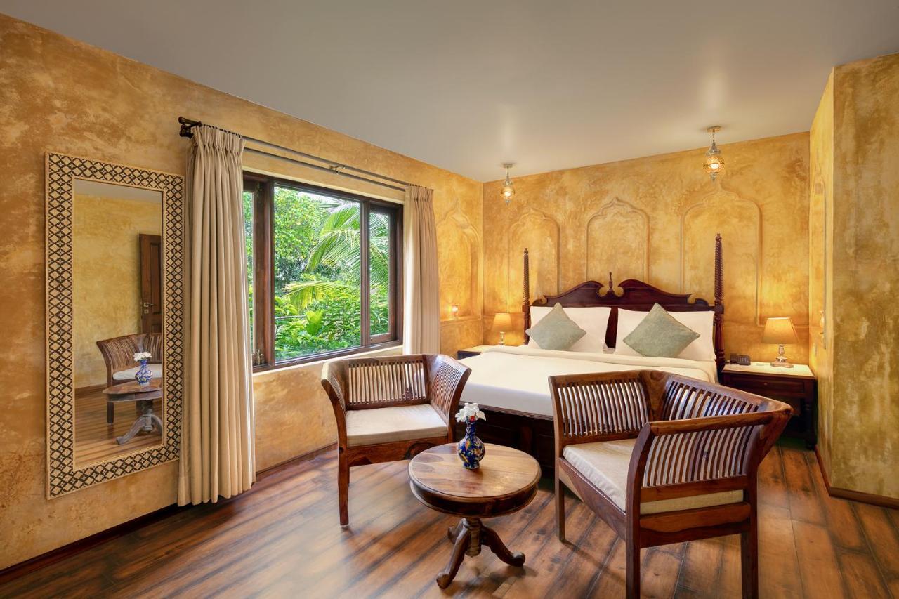 Amritara Aura Resort & Spa マンドレム エクステリア 写真