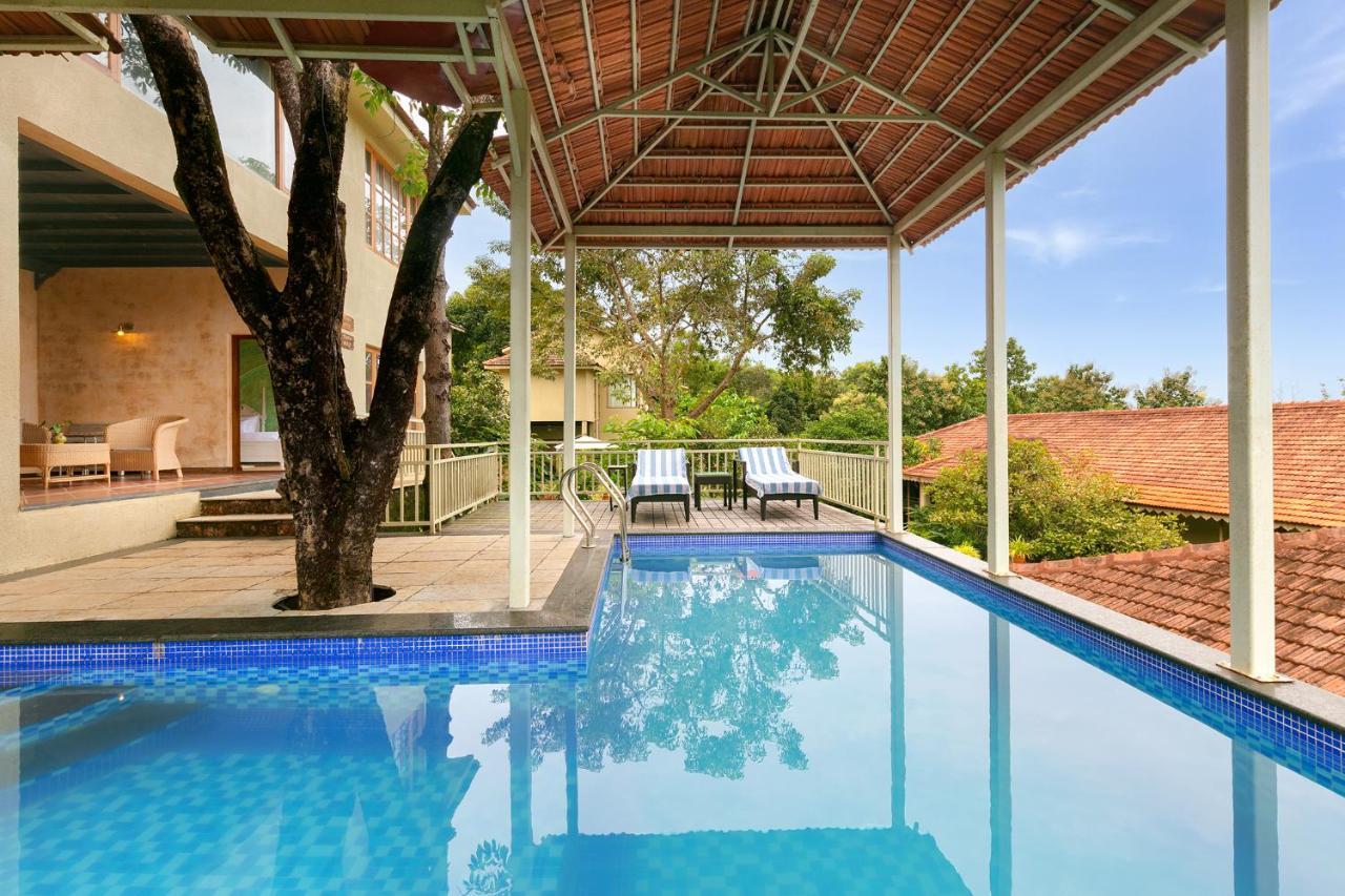 Amritara Aura Resort & Spa マンドレム エクステリア 写真