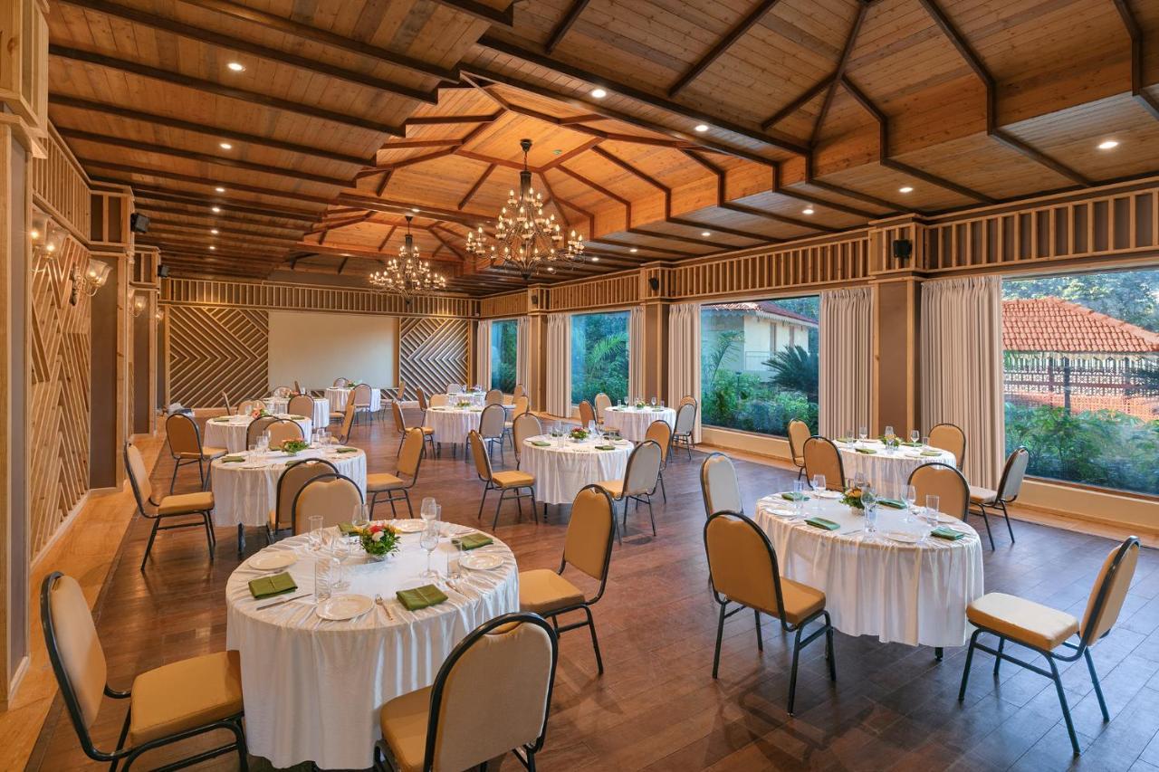 Amritara Aura Resort & Spa マンドレム エクステリア 写真
