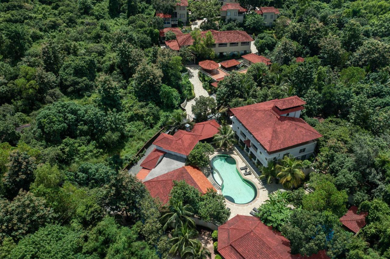 Amritara Aura Resort & Spa マンドレム エクステリア 写真