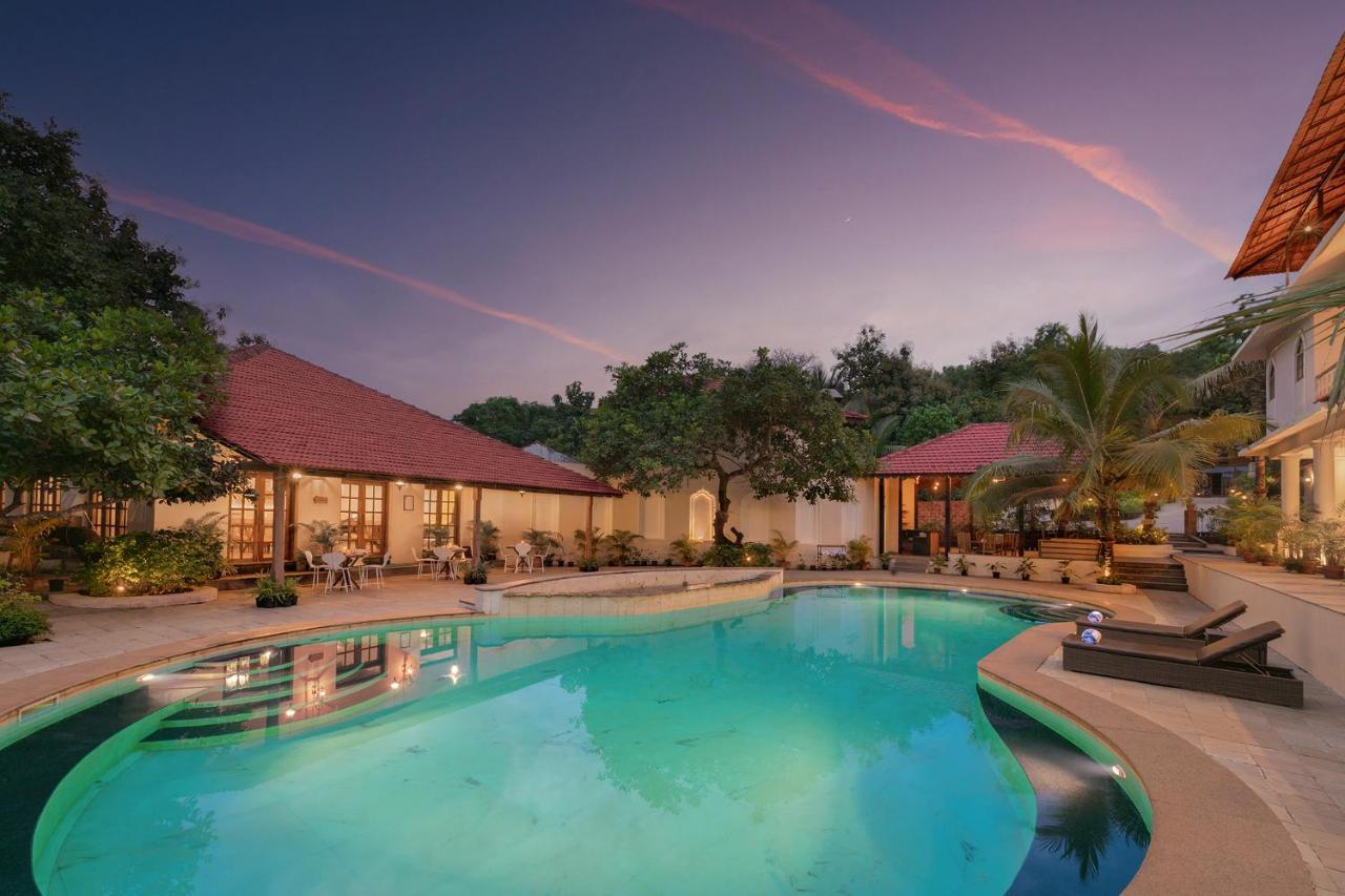 Amritara Aura Resort & Spa マンドレム エクステリア 写真
