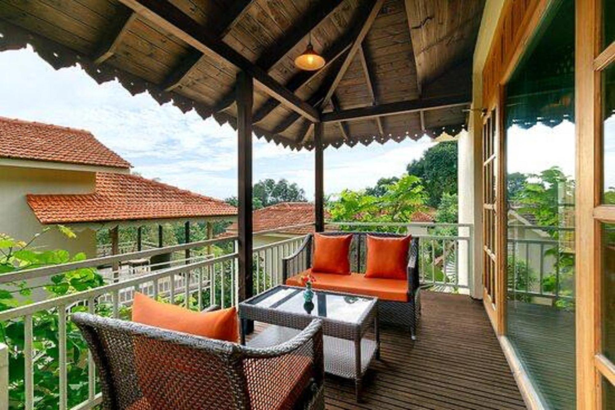 Amritara Aura Resort & Spa マンドレム エクステリア 写真