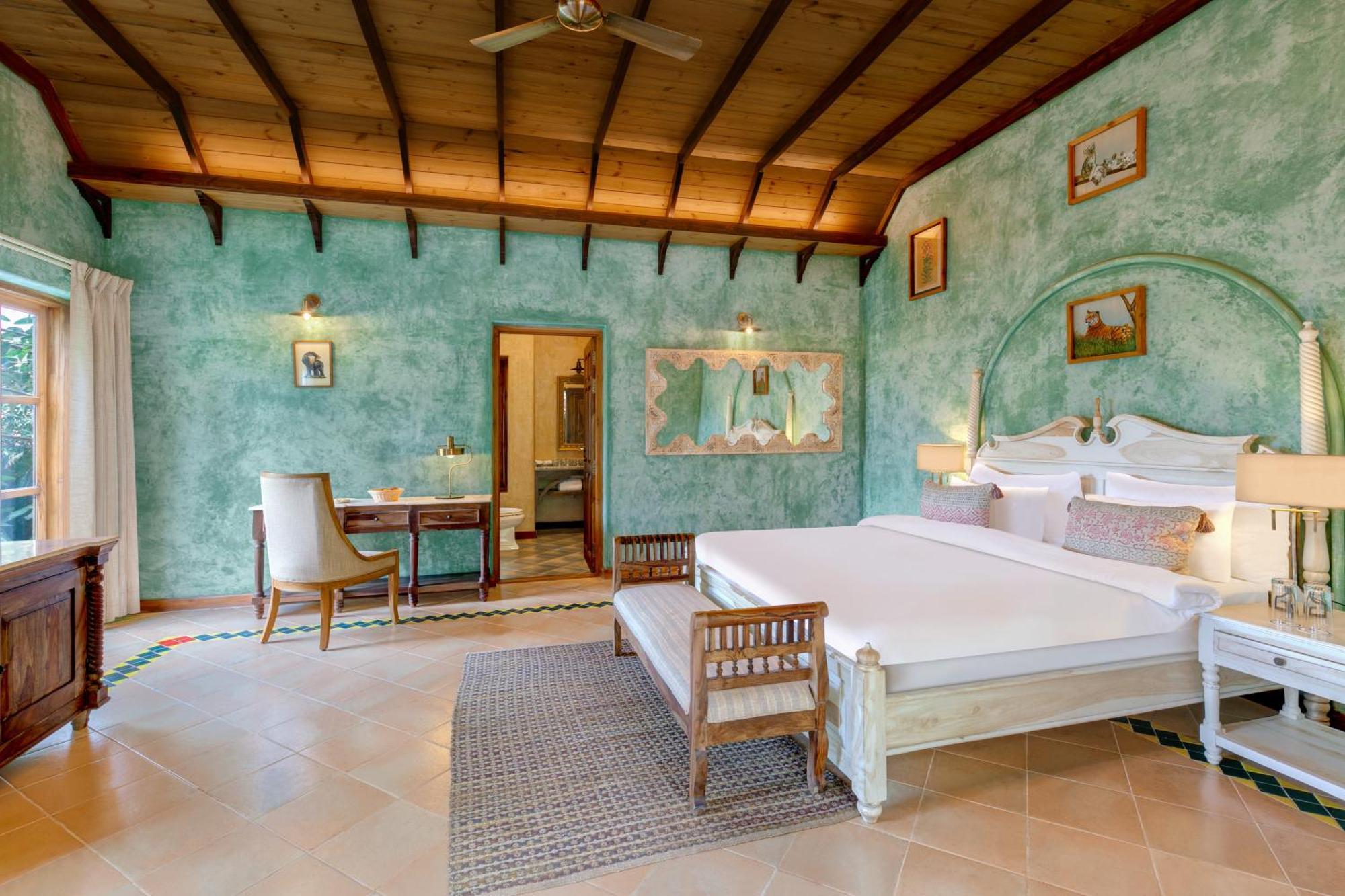 Amritara Aura Resort & Spa マンドレム エクステリア 写真